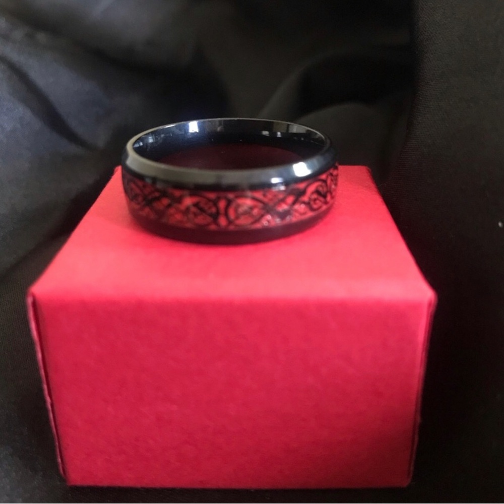 Black and Red Celtic Pattern Men's Ring, Stainless Steel